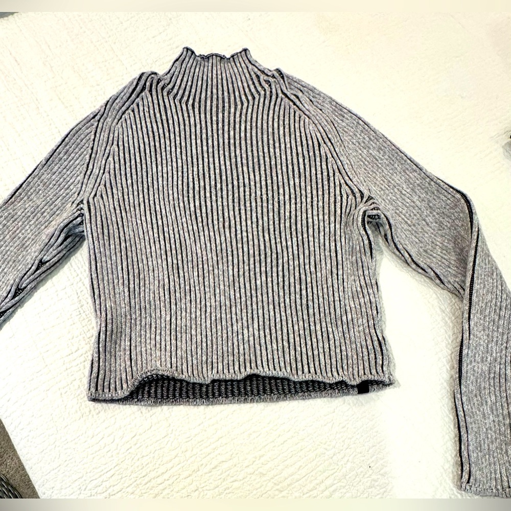 Lululemon sweater